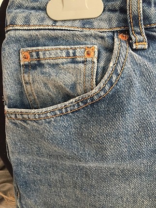 MOM JEAN