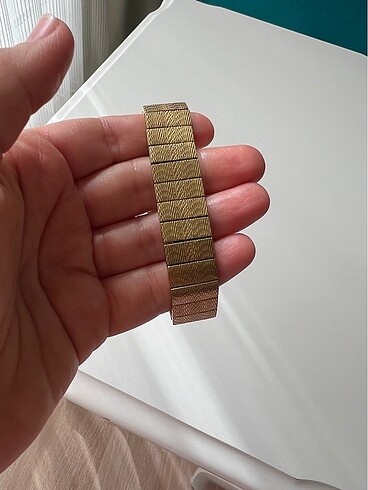Beden Swatch Altın rengi skin saat