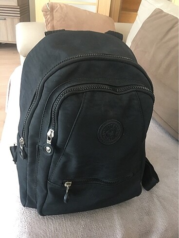 Diğer siyah sırt çantası