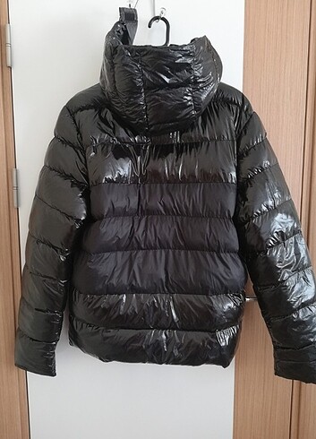 Diğer ERKEK KAPÜŞONLU ŞİŞME MONT