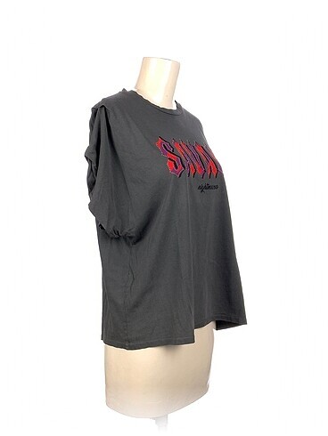 Bershka Bershka T-shirt %70 İndirimli.
