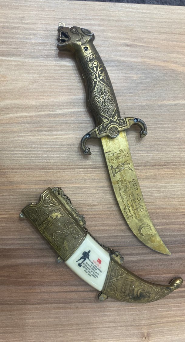 Altın Renkli Süsleme Figürlü Kılıç Biblo - Görsel 3