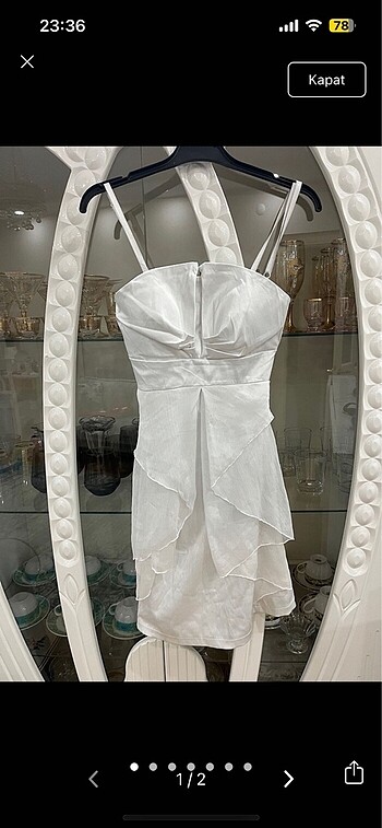 Askılı beyaz elbise