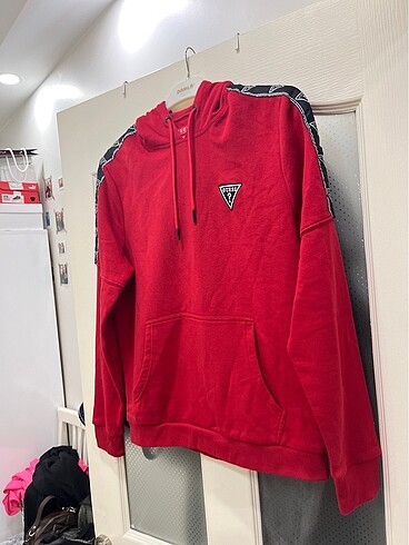 Guess sweatshırt