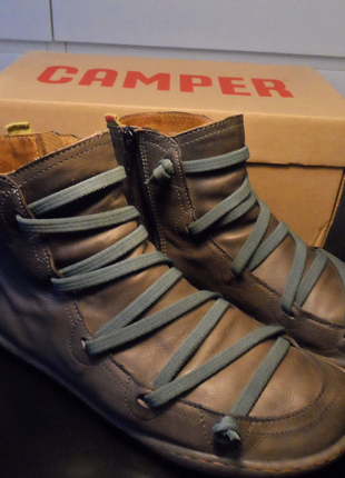 Camper Bot 0 Deri
