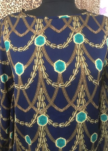 Zincir Detaylı Desenli Lacivert Kadın Bluz - Görsel 2