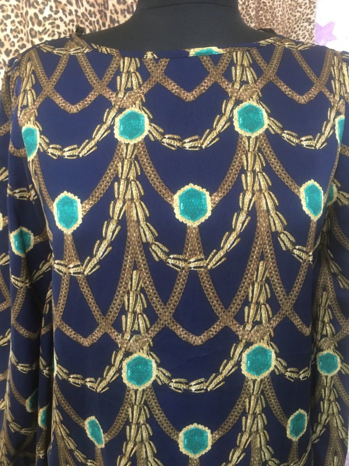 Zincir Detaylı Desenli Lacivert Kadın Bluz - Görsel 2