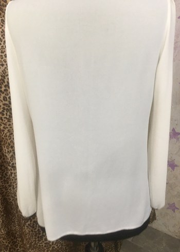 Siyah Yaka Detaylı Beyaz Uzun Kollu Bluz - Görsel 5