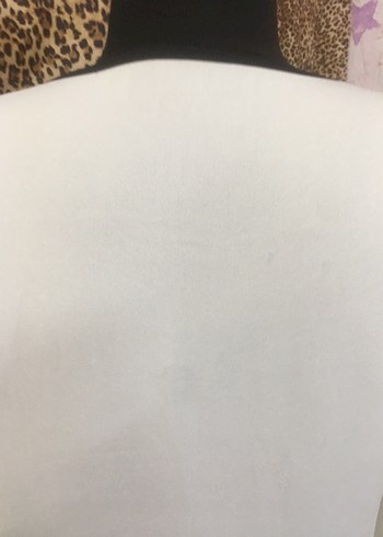 Siyah Yaka Detaylı Beyaz Uzun Kollu Bluz - Görsel 6