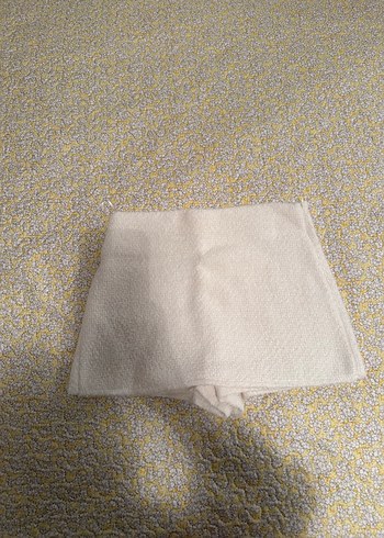 s Beden Düğmeli Beyaz ceket ve şort etek