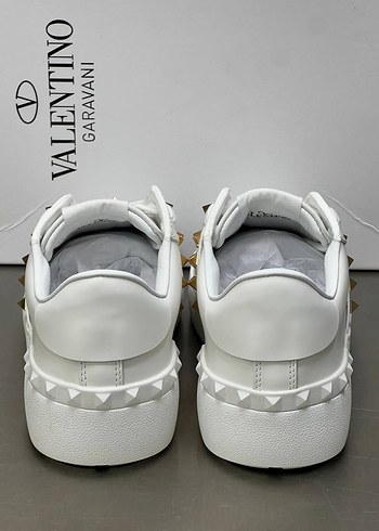 37 Beden beyaz Renk Valentino