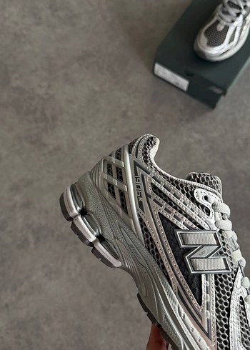 37 Beden gri Renk New Balance 1906R