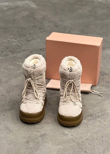 Miu Miu Miu Miu kar botu