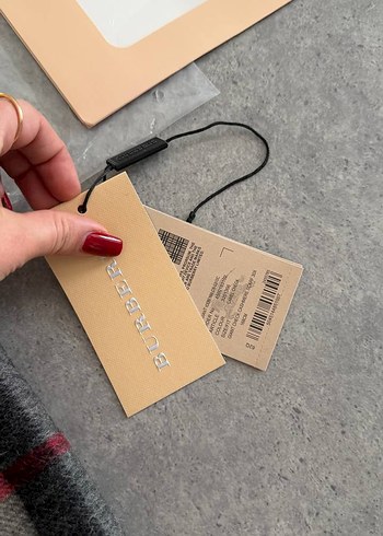 Burberry Scarf  %100 Cashmere
30x168 Cm - Görsel 4