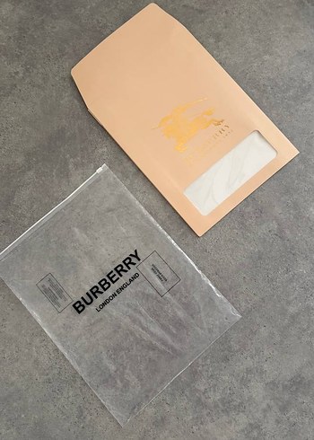 Burberry Scarf  %100 Cashmere
30x168 Cm - Görsel 3