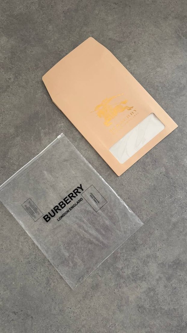 Burberry Scarf  %100 Cashmere
30x168 Cm - Görsel 3