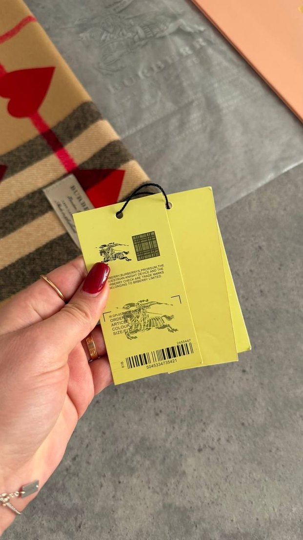 Burberry Scarf Heart  %100 Cashmere
30x168 Cm - Görsel 4