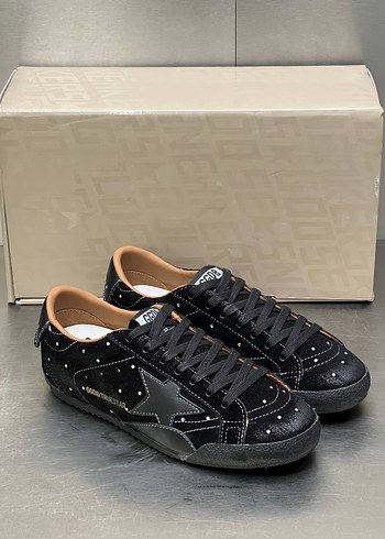 Golden Goose Deluxe 38