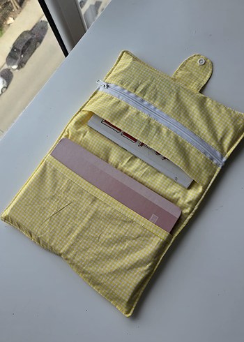 Sarı Pötikare Kitap yuvası  - Görsel 3