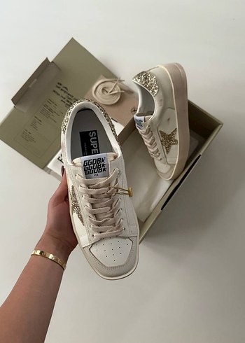 37 Beden beyaz Renk Golden Goose