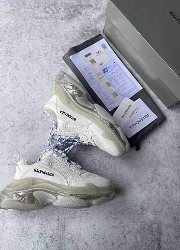 Balenciaga triple s