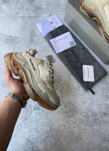 Balenciaga triple s 