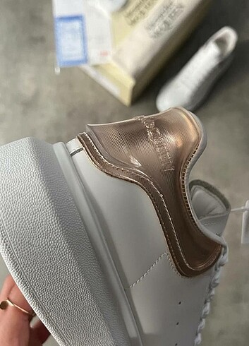 Alexander McQueen Alexander McQueen