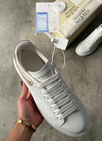 38 Beden Alexander McQueen