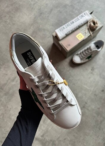 Golden Goose Deluxe Golden Goose deluxe 