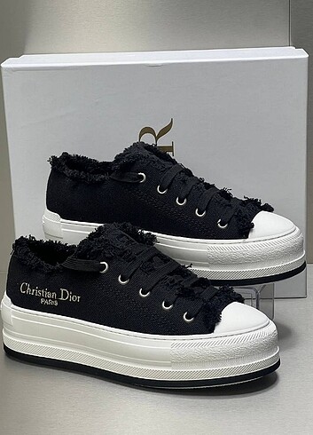 38 Beden siyah Renk Christian Dior