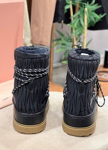 38 Beden Miu Miu Kar botu