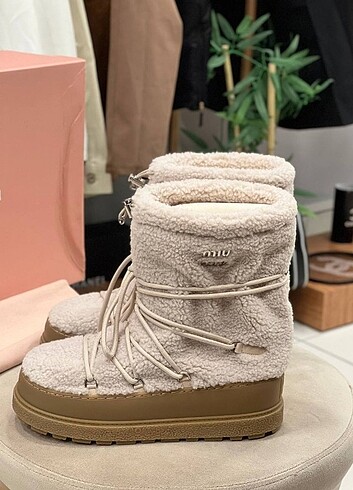 Miu Miu Miu Miu Kar botu