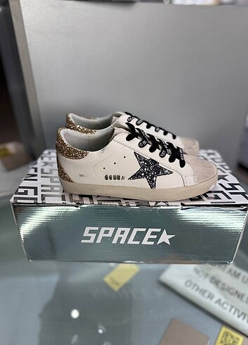 Golden Goose Deluxe