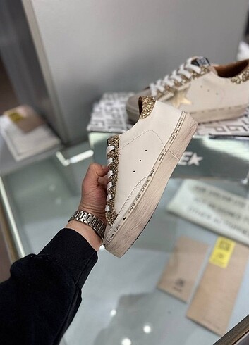 37 Beden beyaz Renk Golden Goose Deluxe