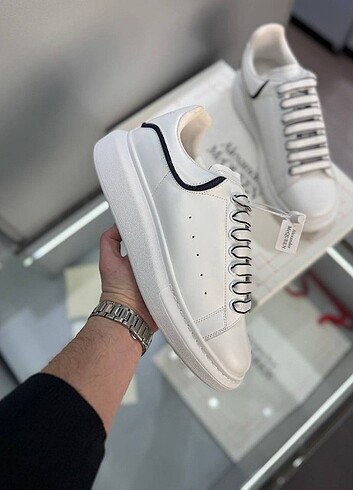 42 Beden Alexander McQueen 