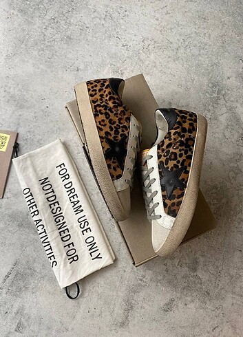 Golden Goose Deluxe Golden Goose Deluxe 