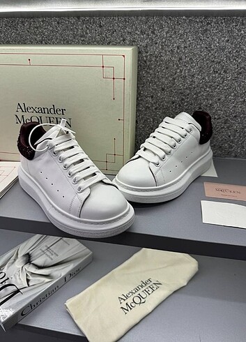 Alexander McQueen Alexander McQueen