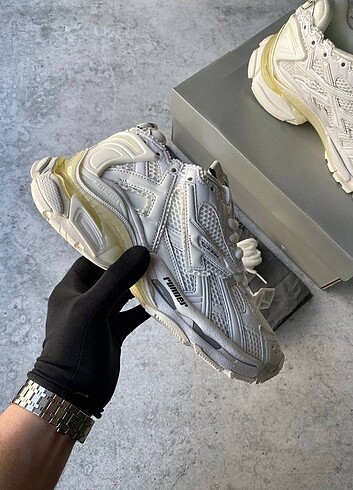 37 Beden Balenciaga Runner