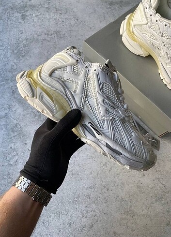 37 Beden beyaz Renk Balenciaga Runner