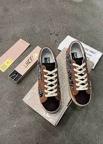 37 Beden siyah Renk Golden Goose Deluxe