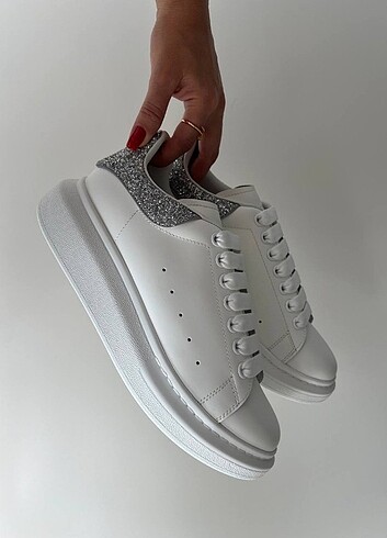 Alexander McQueen Alexander McQueen