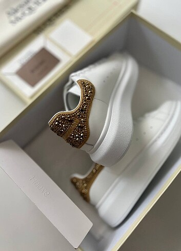 Alexander McQueen Alexander McQueen
