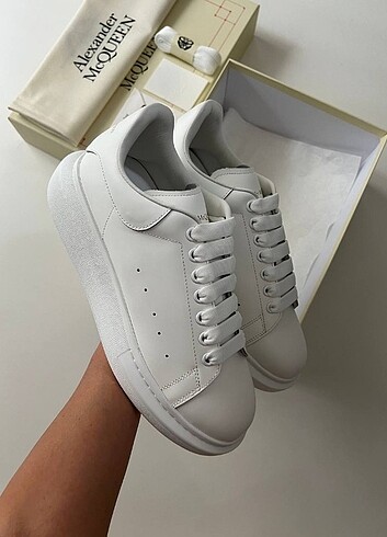 Alexander McQueen Alexander McQueen