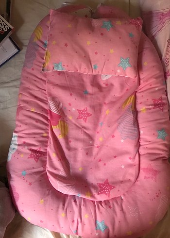 Pembe Desenli Bebek Yatağı ve Yastık - Görsel 2