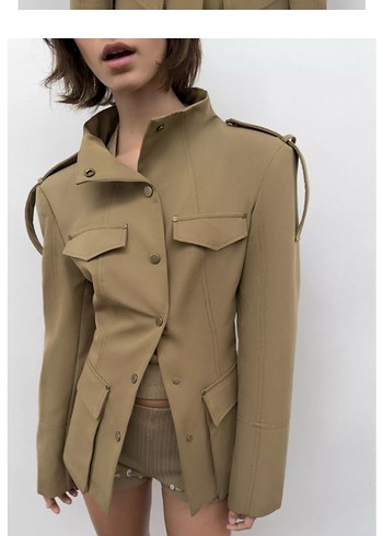 Zara Vucuda Oturan Tokali Blazer Viral Ceket
