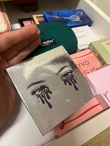 Maybelline Kylie far paleti