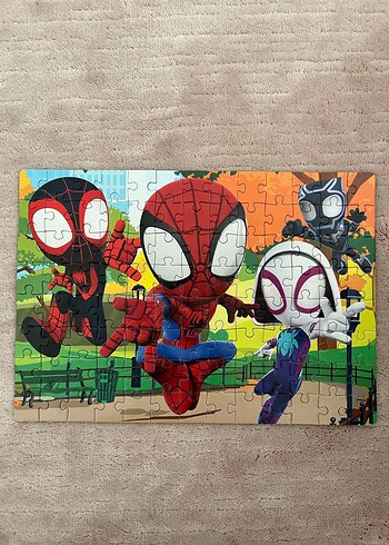  Beden Clementoni Spidey Puzzle 104 Parça
