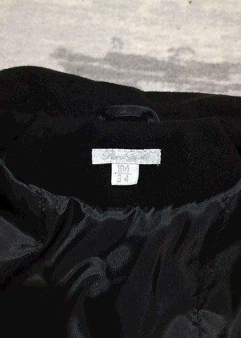 Siyah Düğmeli Kız Kabanı - Görsel 5