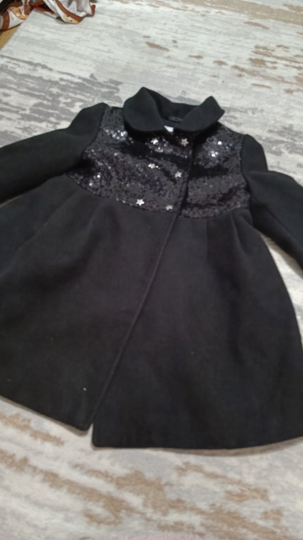 Siyah Düğmeli Kız Kabanı - Görsel 2