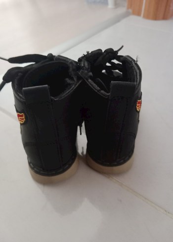 İşlemeli Siyah Bağcıklı Erkek Çocuk Botu - Görsel 2